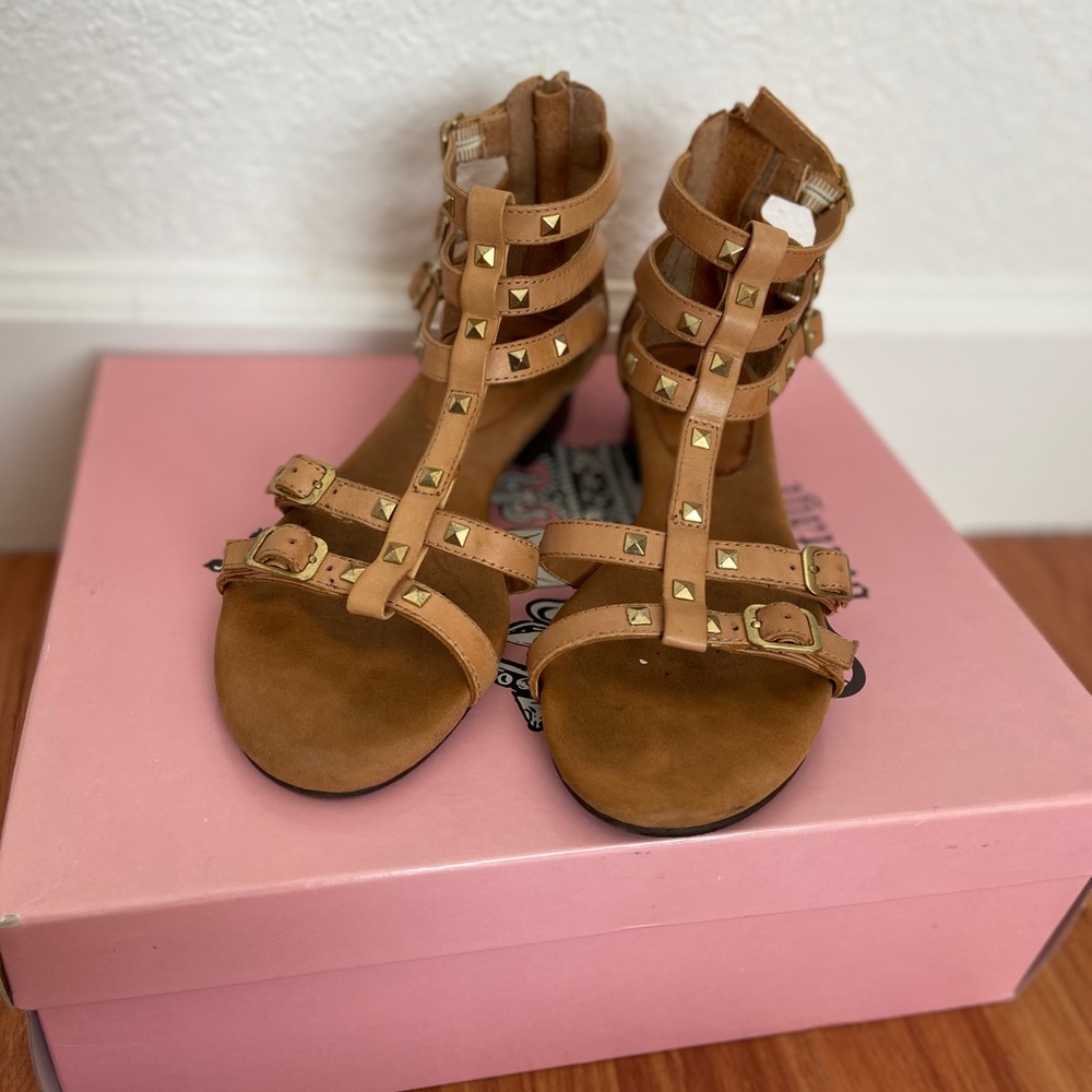 Crown Vitage Gladiator Sandals